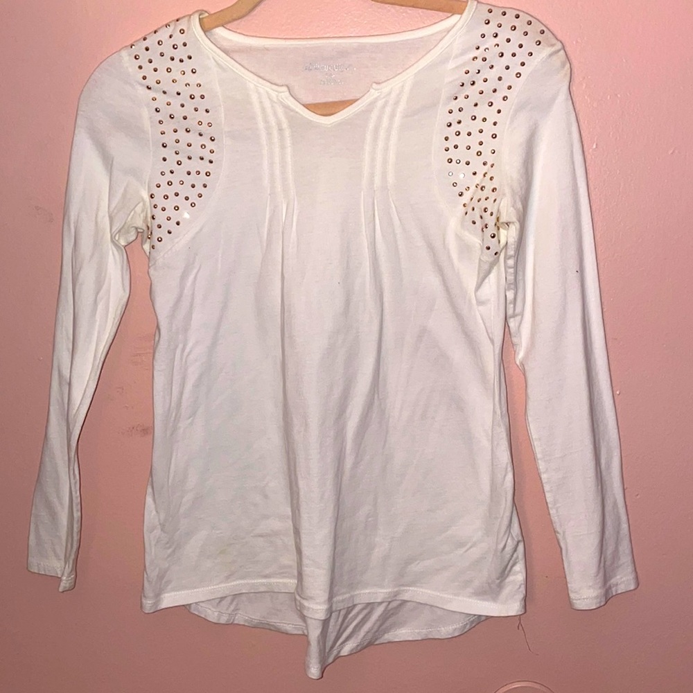 Girls long sleeve formal shirt. Girls size:Large. Brand: Xhilaration.